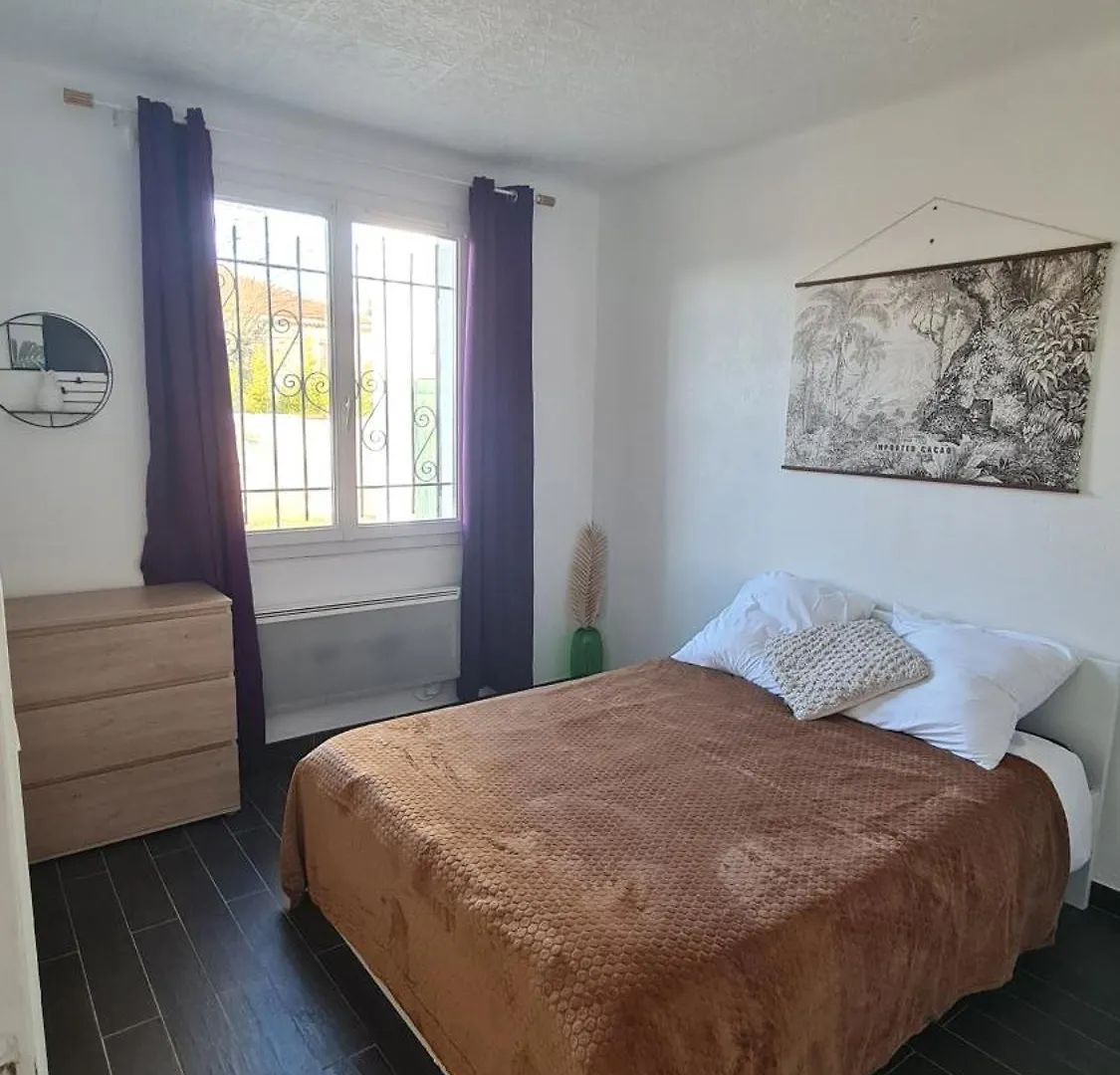 Les Lilas Marignane 0*,